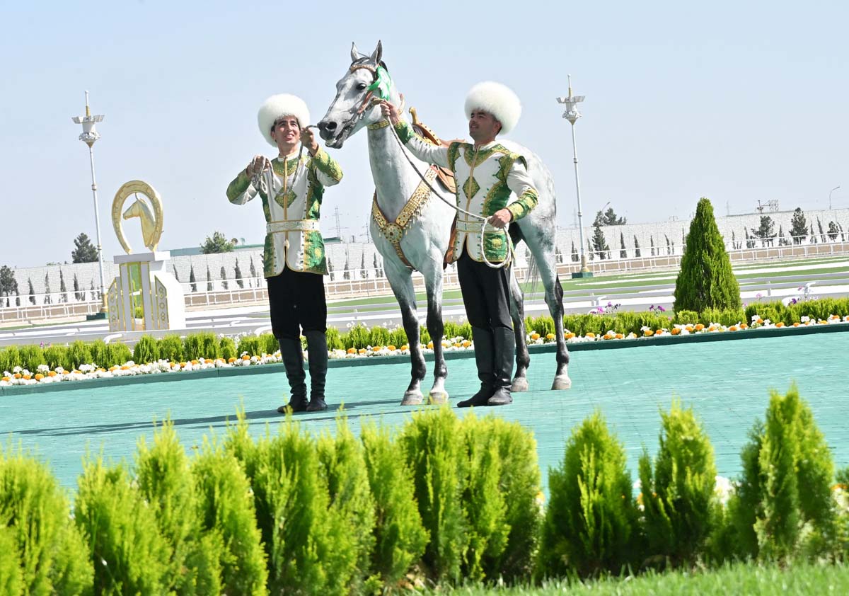 President of Turkmenistan took part in festivities on the occasion of the national holiday of the Turkmen horse